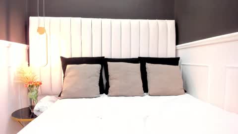 Snapshot of _aleja_foxx_ chatting on 11.18.25 _aleja_foxx_ online show from 11.18.25