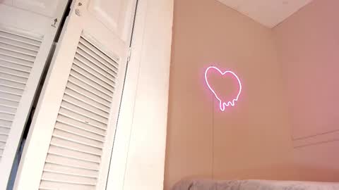 _aleja_x online show from 10.25.25