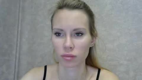 Snapshot of _alex1819 chatting on 12.22.25 _alex1819 online show from 12.22.25