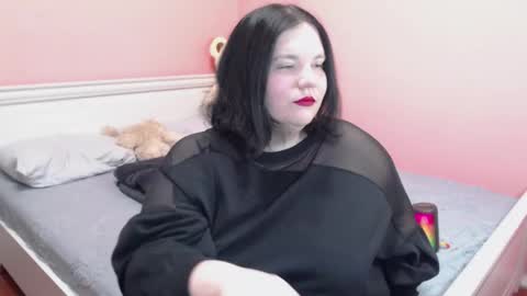 _alexandra_ray_ online show from 11.23.25