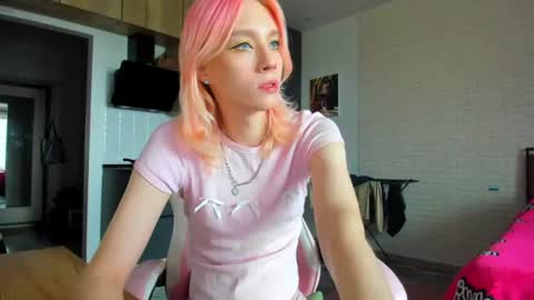 Snapshot of _alice_kitty chatting on 06.16.26 Gaylord online show from 06.16.26