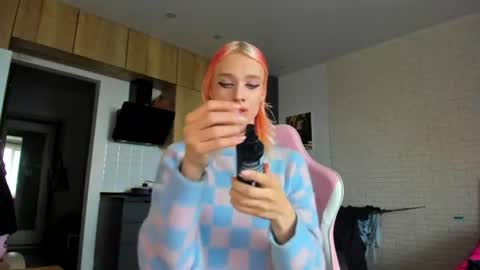 Snapshot of _alice_kitty chatting on 06.18.26 Gaylord online show from 06.18.26