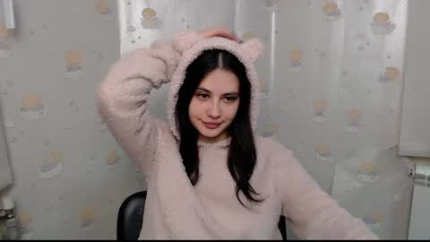 Snapshot of _alicecandy_ chatting on 01.04.25 Alice online show from 01.04.25