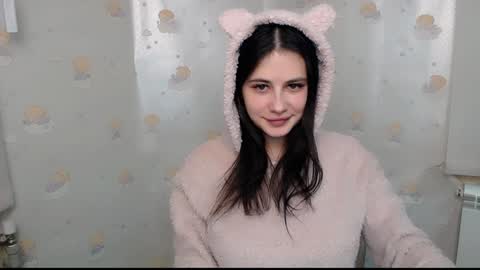 Snapshot of _alicecandy_ chatting on 01.04.25 Alice online show from 01.04.25