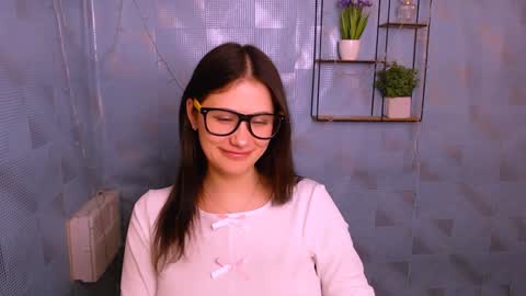 Snapshot of _alicecandy_ chatting on 01.06.25 Alice online show from 01.06.25