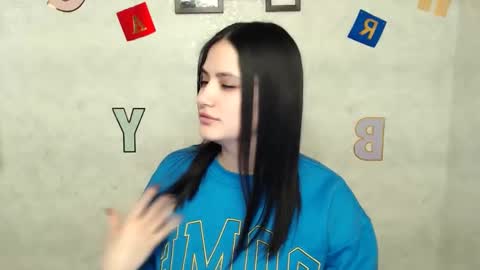 Snapshot of _alicecandy_ chatting on 02.17.25 Alice online show from 02.17.25