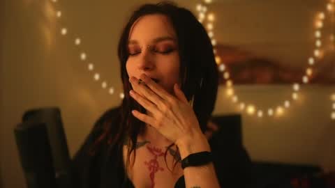 Snapshot of _alicemorrison_ chatting on 04.23.26 Alice Morrison Mistress Datura online show from 04.23.26