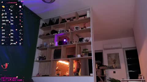 Snapshot of _alleyesonme chatting on 02.14.25 Mia online show from 02.14.25