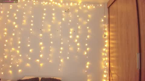 Snapshot of _allisongomez chatting on 12.23.25 _allisongomez online show from 12.23.25