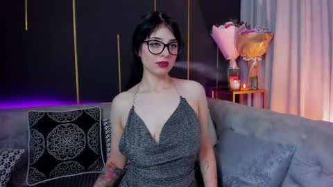 Snapshot of _allisson__ chatting on 02.01.25 Alison online show from 02.01.25