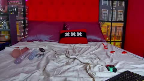 Snapshot of _allisson__ chatting on 02.12.25 Alison online show from 02.12.25