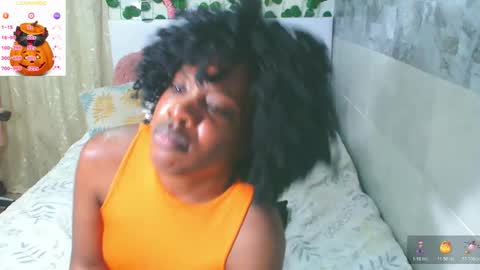 Snapshot of _amy_rojas_ chatting on 10.23.25 ask me online show from 10.23.25