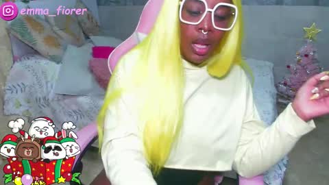 Snapshot of _amy_rojas_ chatting on 12.17.25 ask me online show from 12.17.25