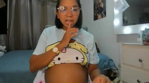 Snapshot of _analia chatting on 04.29.26 Analia online show from 04.29.26