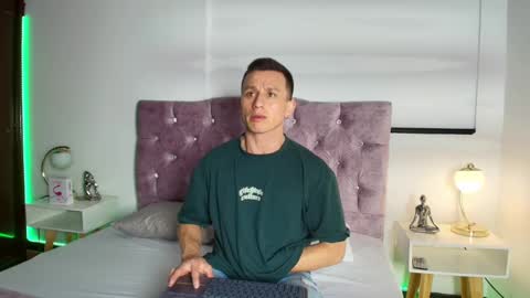 _andrewfalcon2 online show from 01.21.25