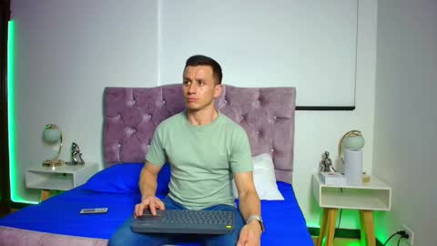 _andrewfalcon2 online show from 01.24.25