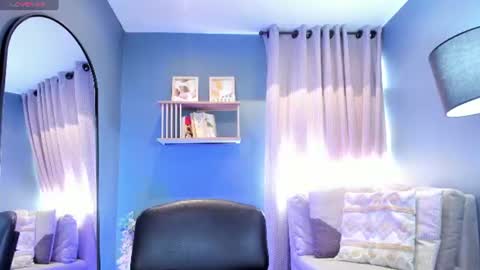 Snapshot of _anna_maria chatting on 07.17.26 online show from 07.17.26