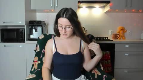 Snapshot of _anna_montana chatting on 12.13.25 Anna online show from 12.13.25