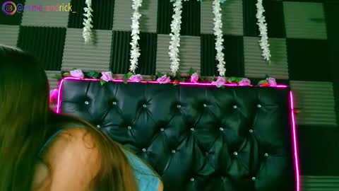 Annie Andrick online show from 02.23.26