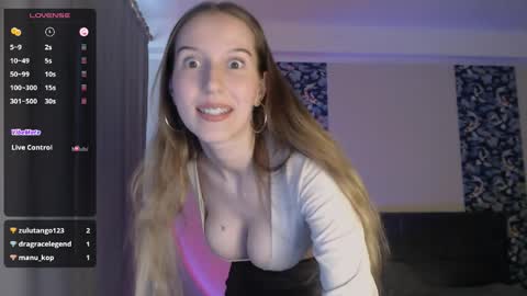 Snapshot of _annymars_ chatting on 04.07.26 Anny online show from 04.07.26