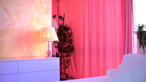 Arielle online show from 11.25.25