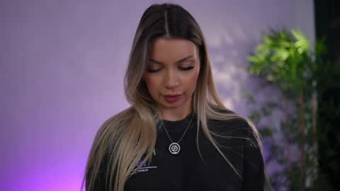 Arielle online show from 04.08.26