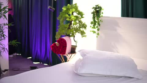 Arielle online show from 04.22.26