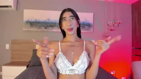 Snapshot of _ashly_77 chatting on 11.02.25 Ashly online show from 11.02.25