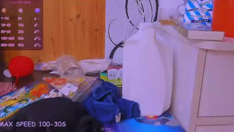 Snapshot of _b_a_n_s_h_e_e_ chatting on 04.23.26 Emily - BLONDE Jennifer - RED hair online show from 04.23.26