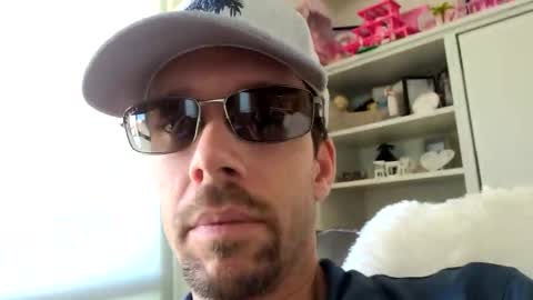 Snapshot of _b_h_c_ chatting on 11.26.25 _b_h_c_ online show from 11.26.25