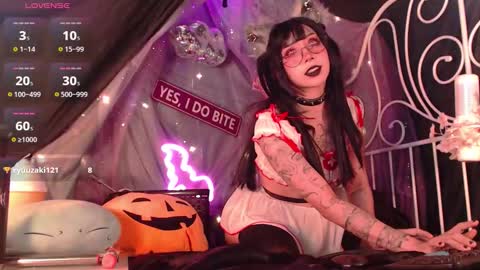 Snapshot of _babby_doll chatting on 10.14.25 Crystal online show from 10.14.25