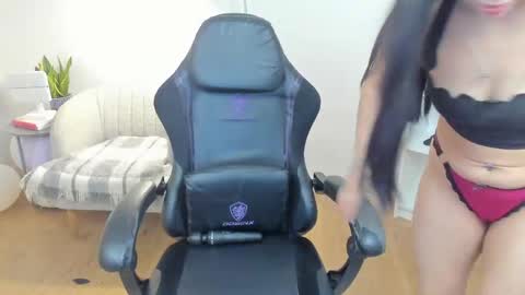 Bella Evans online show from 04.18.26