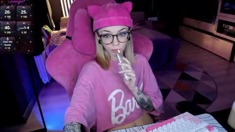 Snapshot of _black_fox__ chatting on 04.28.26 Olivia Subscribe to my Fansly - online show from 04.28.26