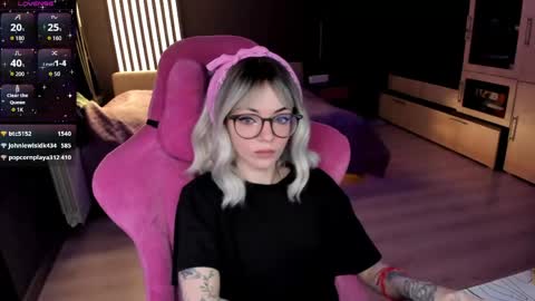Snapshot of _black_fox__ chatting on 05.27.26 Olivia Subscribe to my Fansly - online show from 05.27.26