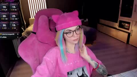 Snapshot of _black_fox__ chatting on 05.30.26 Olivia Subscribe to my Fansly - online show from 05.30.26