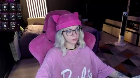 Snapshot of _black_fox__ chatting on 06.09.26 Olivia Subscribe to my Fansly - online show from 06.09.26