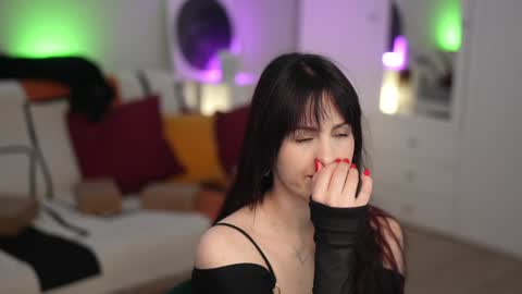 Snapshot of _blackbee_ chatting on 10.11.25 Lili online show from 10.11.25