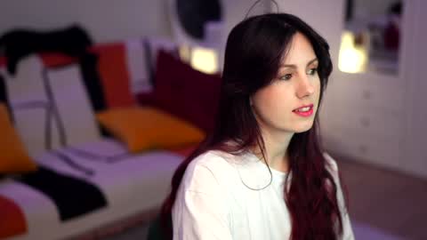 Snapshot of _blackbee_ chatting on 12.22.25 Lili online show from 12.22.25