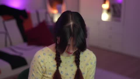 Snapshot of _blackbee_ chatting on 01.19.26 Lili online show from 01.19.26