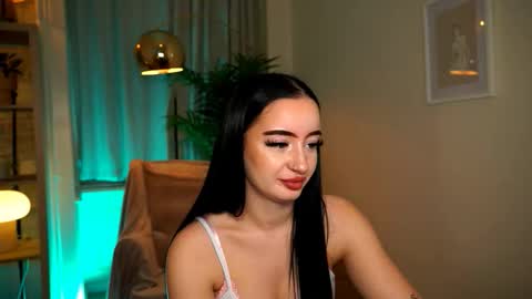 Pearl online show from 12.20.25