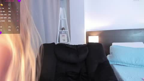Snapshot of _bleuelune chatting on 05.22.26 Mary online show from 05.22.26