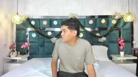 Snapshot of _bonnyandclyde chatting on 12.16.25 _bonnyandclyde online show from 12.16.25