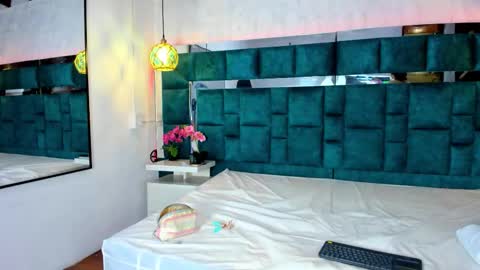 _bonnyandclyde online show from 02.08.26