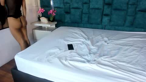 _bonnyandclyde online show from 03.04.26