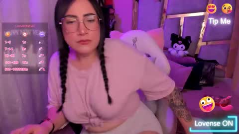 Angie  Independent model online show from 11.26.25