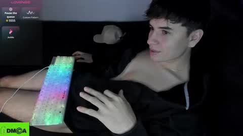 FELIPE CAMACHO    dont forget to support me with a little hand up online show from 01.15.26