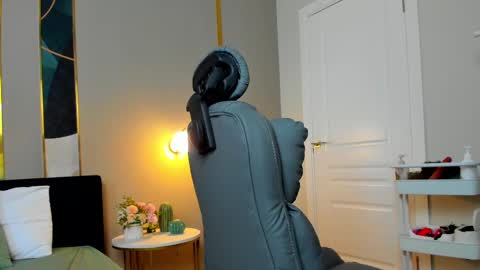 Stella online show from 02.24.25