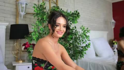 _carlawhite_ online show from 03.08.25