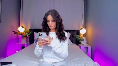 _carlawhite_ online show from 10.02.25