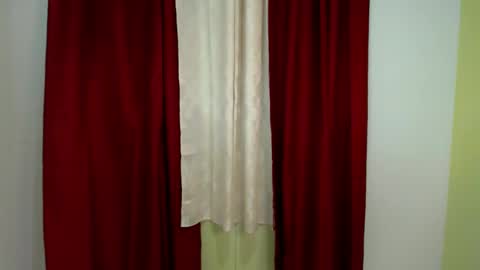 Snapshot of _caroline18_ chatting on 01.29.25 Kate flores online show from 01.29.25